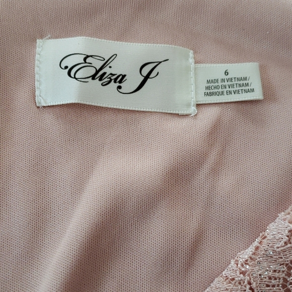 ELIZA J GOWN - Picture 4 of 17